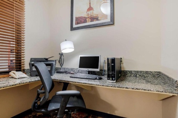 Best Western Plaquemine Inn image 16